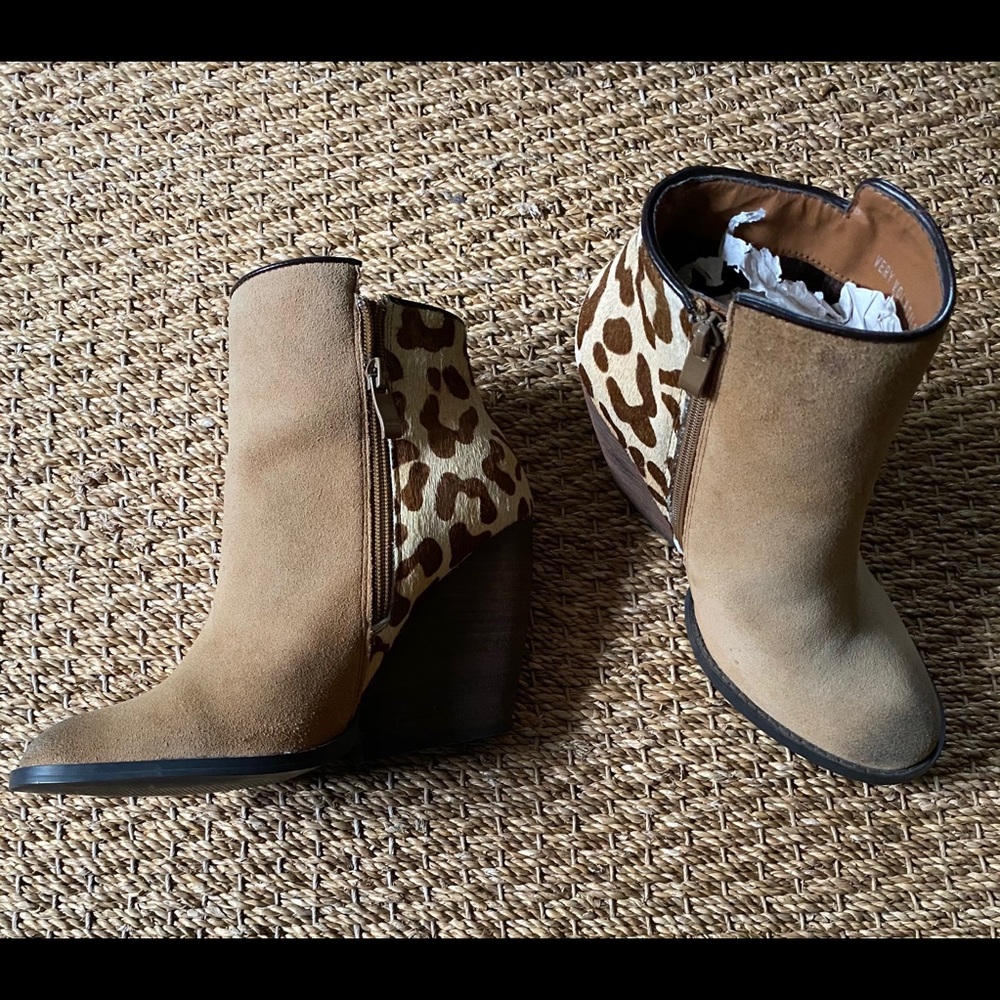 Very Volatile leopard wedge boot! - Picture 4 of 4